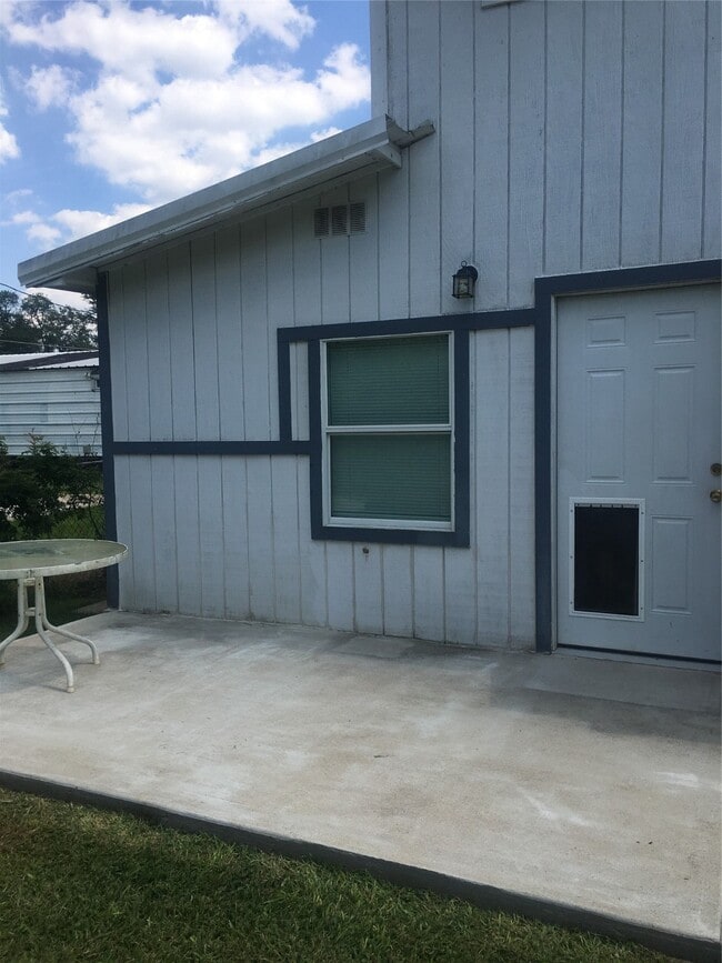 Building Photo - 3818 Hamid Blvd