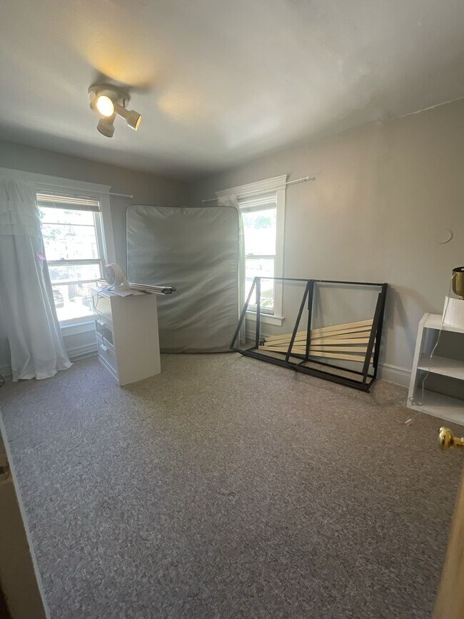 Building Photo - 952 Greenwood Ave