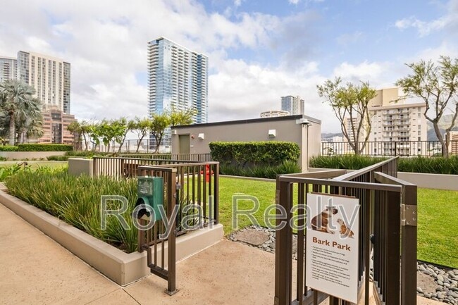 Building Photo - 1555 Kapiolani Blvd