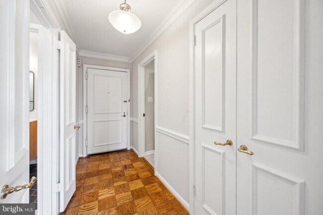 Building Photo - 4620 N Park Ave