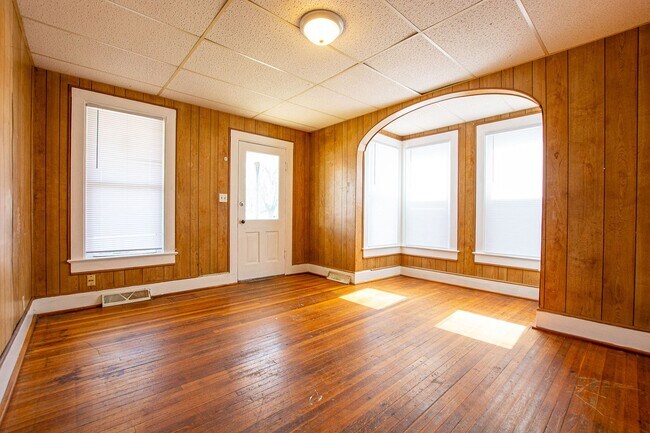 Building Photo - 207 S 17th St