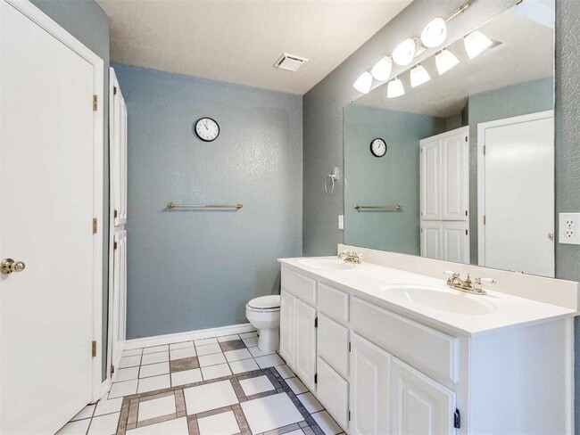 Building Photo - 15113 Stone Meadows Dr