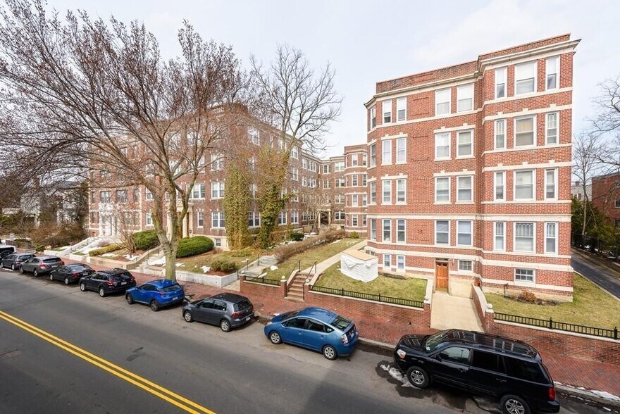 Building Photo - 333 Harvard St