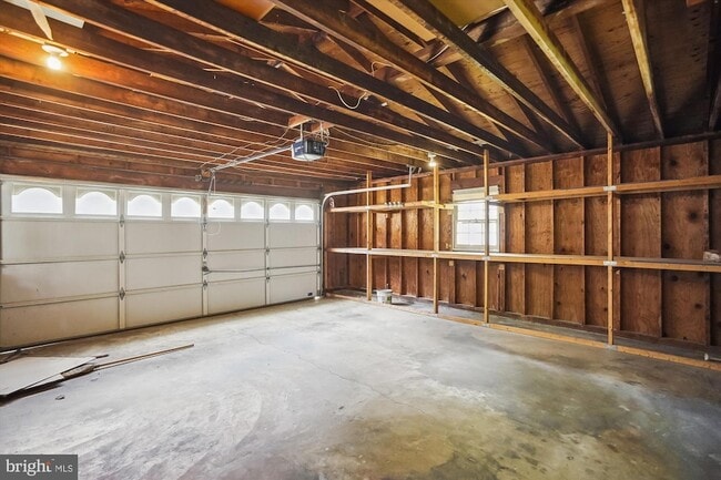 Building Photo - 8501 Canterbury Dr
