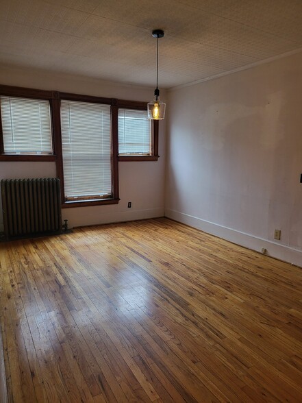Building Photo - 376 Pearl St