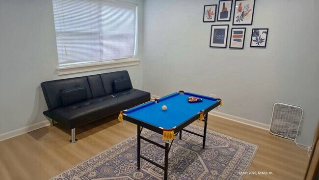 Building Photo - 1220 Aurora Ave N