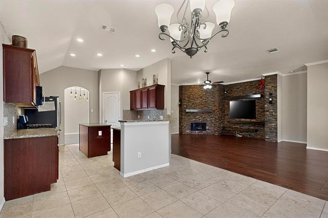 Building Photo - 337 Royal Oak Dr