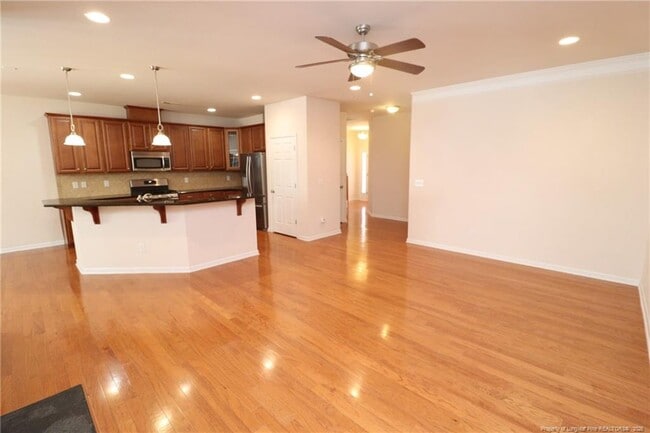 Building Photo - 619 Sealine Dr