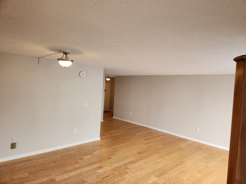 Building Photo - 205 E Joppa Rd