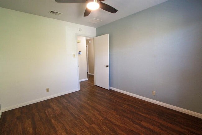 Building Photo - 10705 Doering Ln