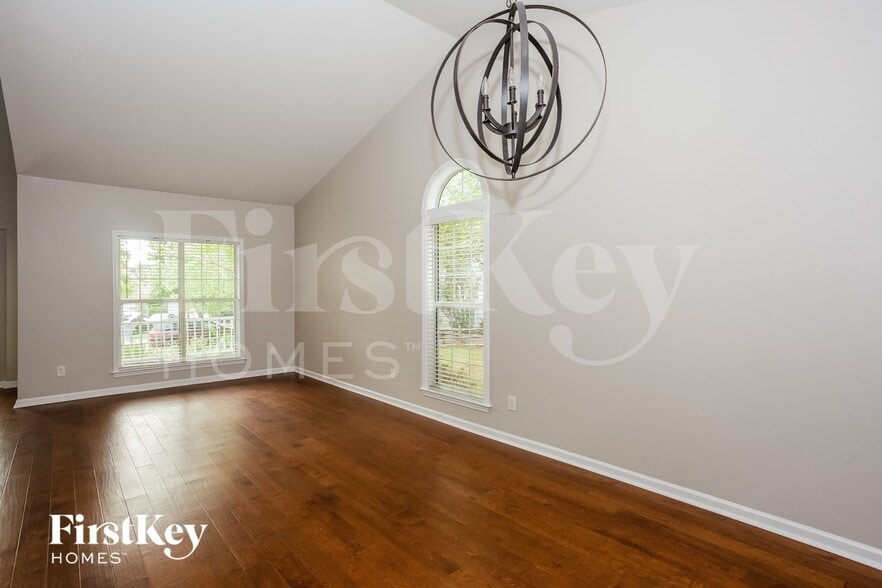 Building Photo - 10444 Henbane Ct