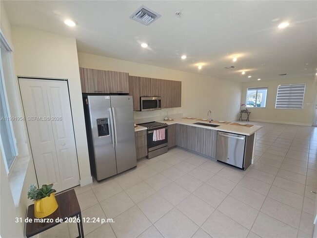 Building Photo - 10250 NW 66th St