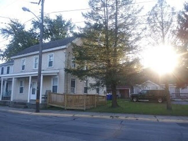 Building Photo - 131 Dorman St