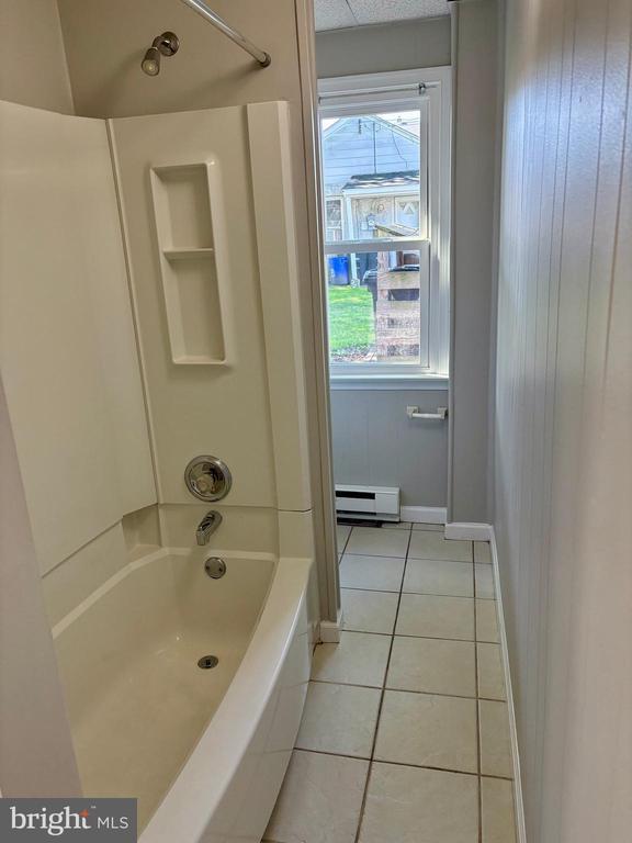 Building Photo - 167 W 7th Ave