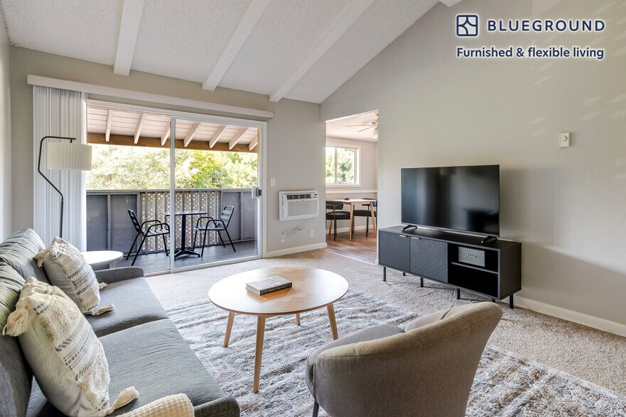 Building Photo - 202 Calvert Dr