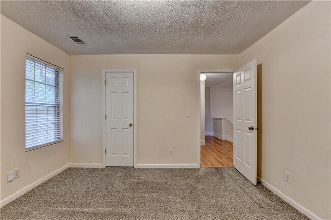 Building Photo - 3112 Sentinel Cir