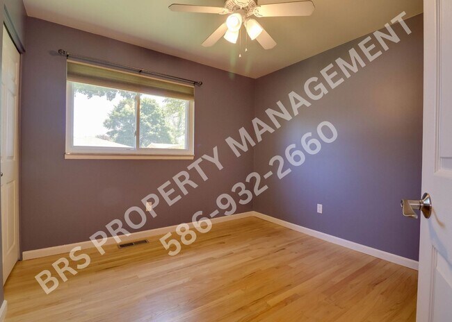 Building Photo - Charming 3 Bedroom 1.5 Bathroom Ranch.