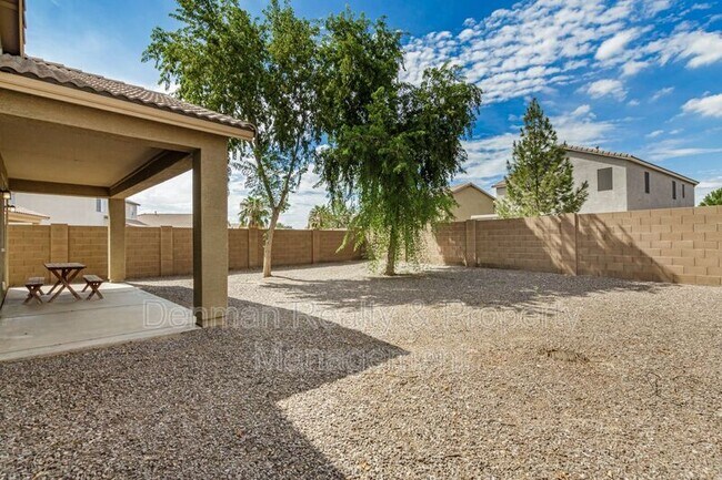 Building Photo - 1154 W Stephanie Ln