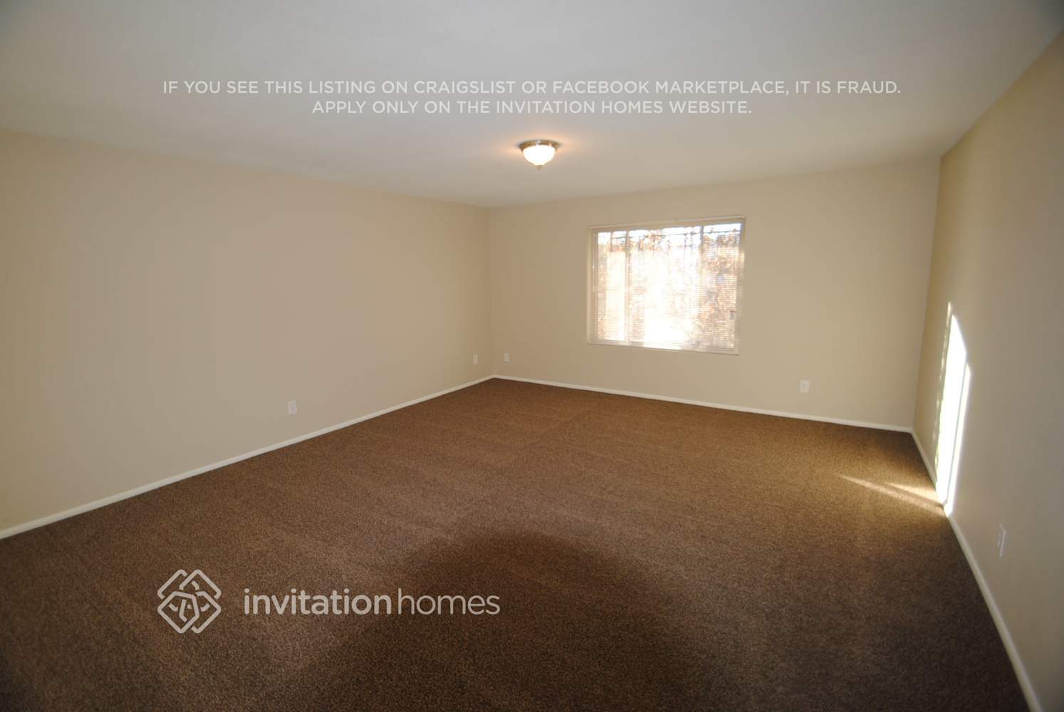 Building Photo - 4614 W Sunnyside Ave