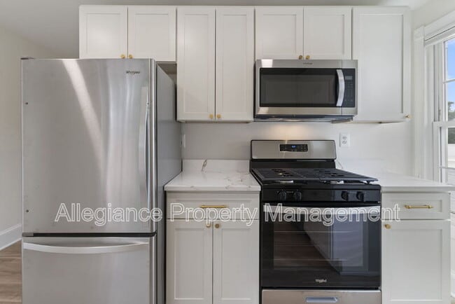 Building Photo - 1506 B Mt Vernon Ave