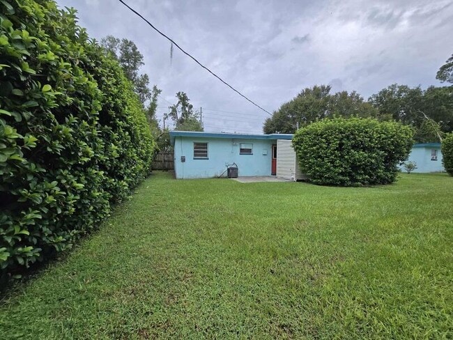 Building Photo - 3621 Old Tampa Hwy