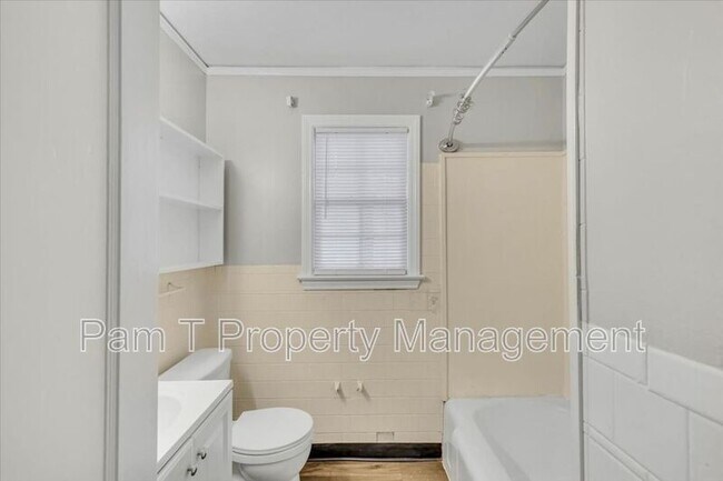 Building Photo - 215 W 73rd St
