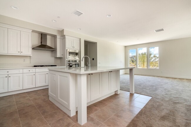 Building Photo - SOUTHCOVE Luxury: SPACIOUS TOWNHOME with O...