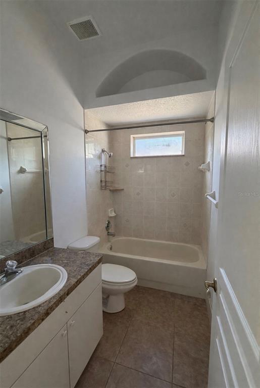 Building Photo - 9460 Hayward Rd