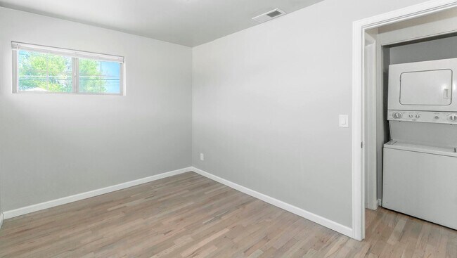 Building Photo - SLOAN'S LAKE: 2-BEDROOM 1 BATH WITH HIGH-END FINISHES