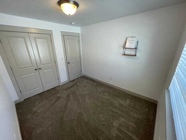 Building Photo - Beautiful 3 Bedroom In North Salt Lake
