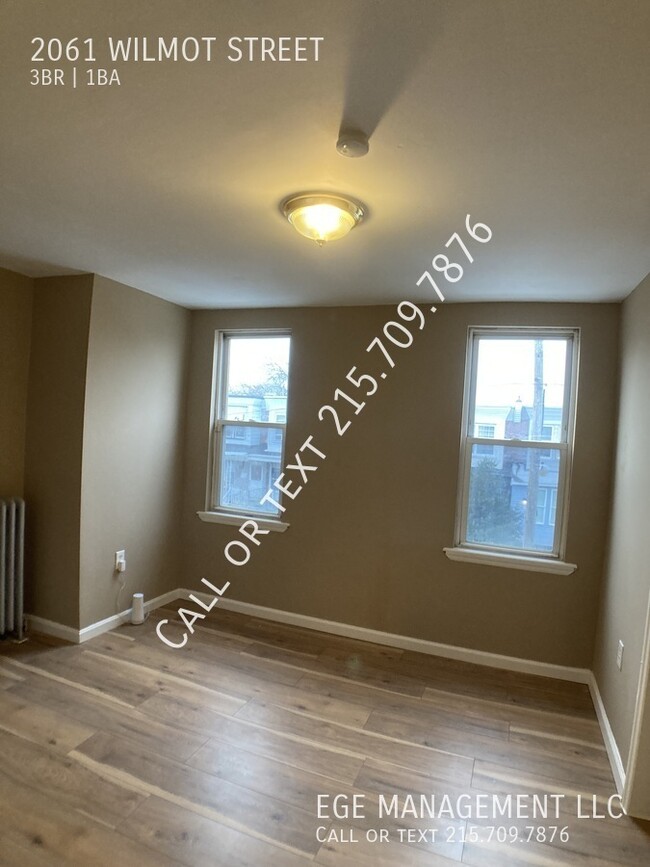 Building Photo - 2061 Wilmot St