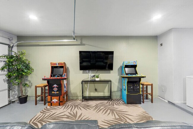 Building Photo - Downtown Gilbert Boho-Oasis|Pool|Gazebo|Ga...