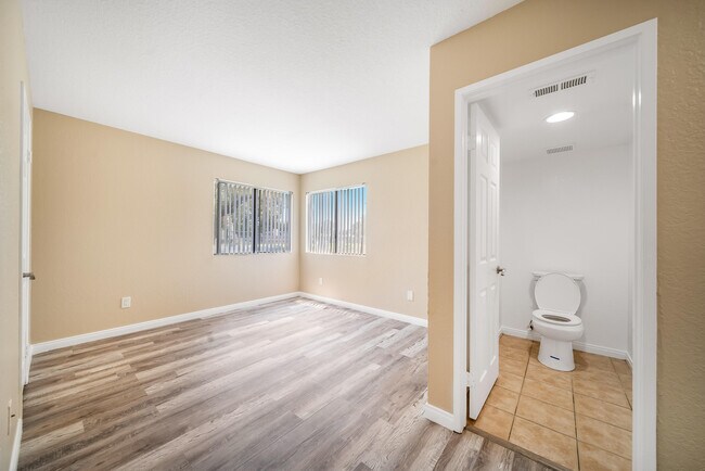 Building Photo - 78650 Ave 42 Ave