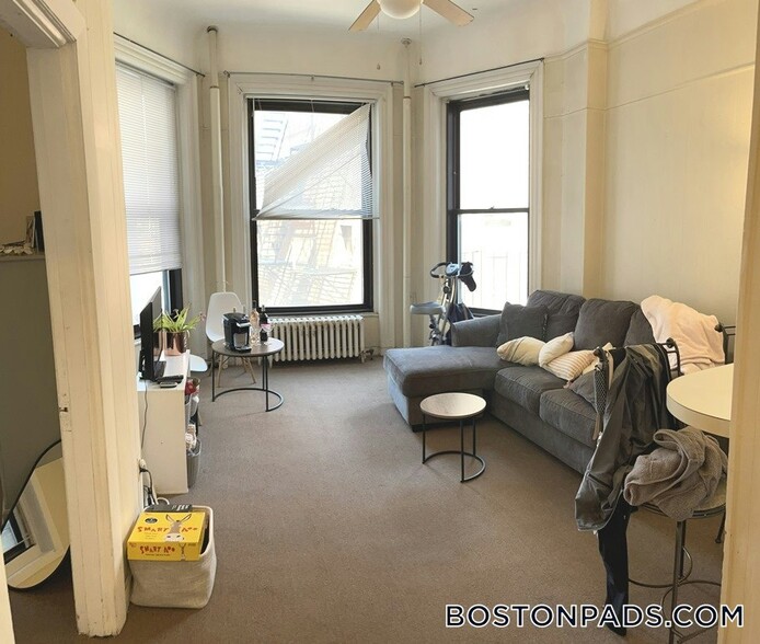 Building Photo - 471 Commonwealth Ave