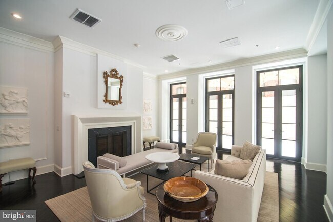 Building Photo - 1011 M St NW