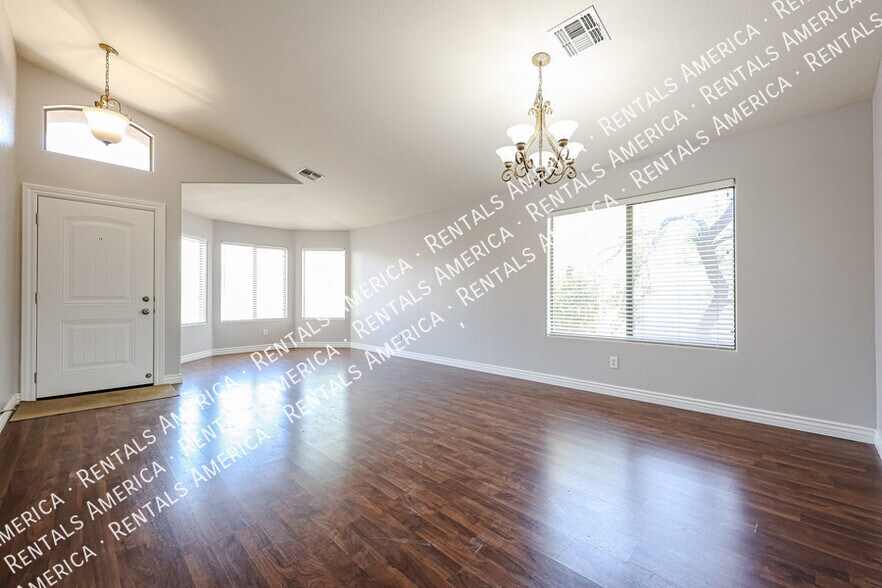 Building Photo - 51 W Hereford Dr