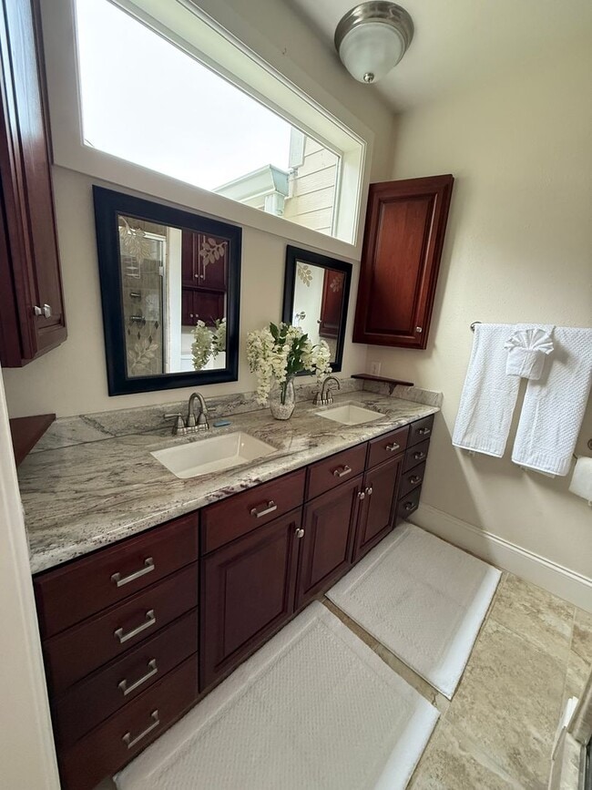 Building Photo - Stunning Bay View Retreat – Fully Furnished 2 Bed / 2 Bath Near Charleston