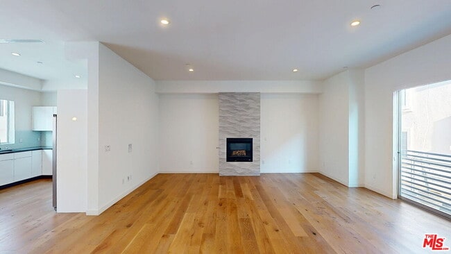 Building Photo - 1715 Armacost Ave