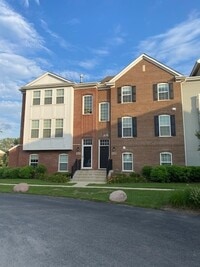 Building Photo - 823 Paisley Ct