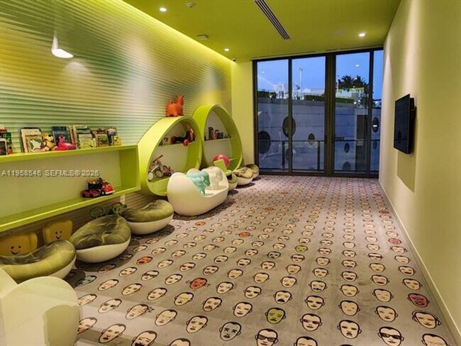 Building Photo - 501 NE 31st St