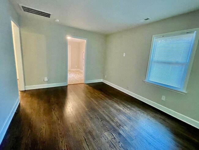 Building Photo - 616 Ligustrum St