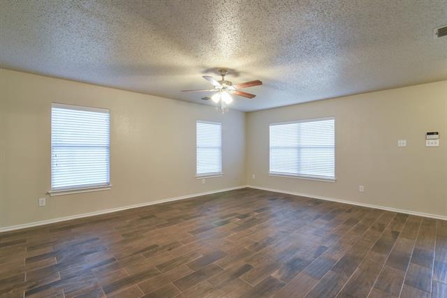 Building Photo - 2106 Delaford Dr