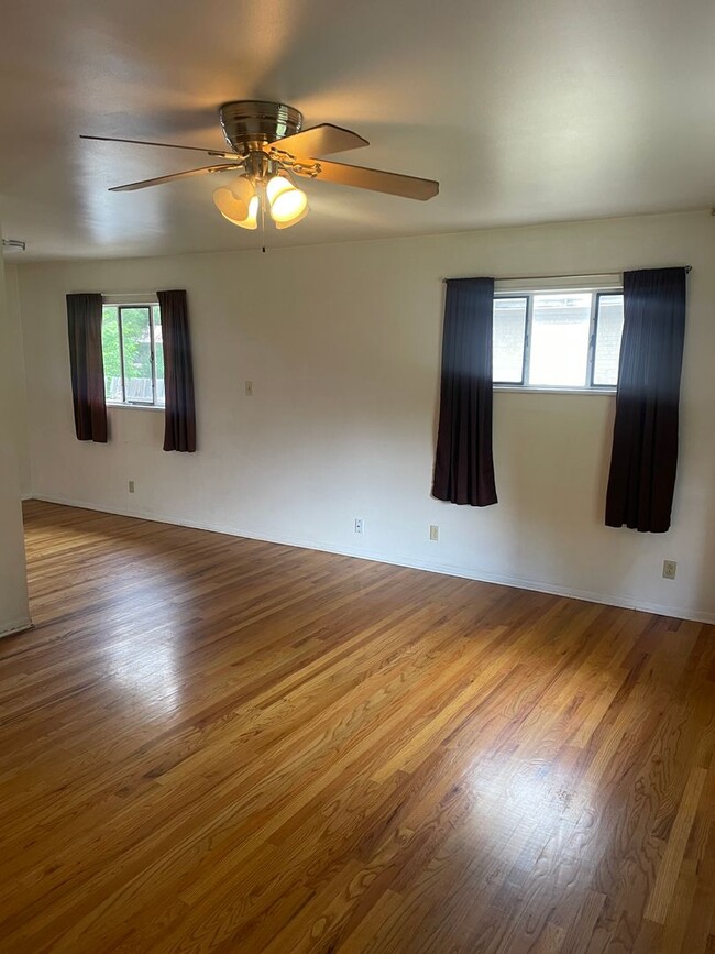 Building Photo - Ranch style home for rent very close to An...