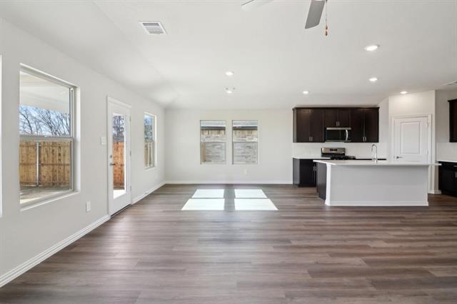 Building Photo - 503 Loch Dr