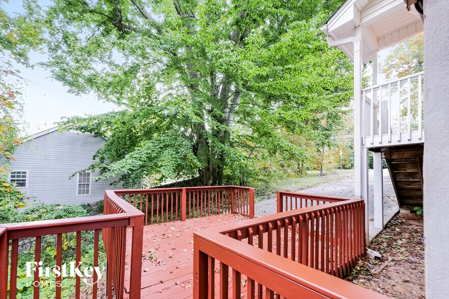 Building Photo - 3975 Leinbach Dr