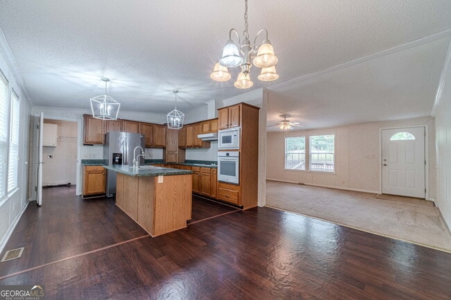 Building Photo - 246 Kings Ridge Dr