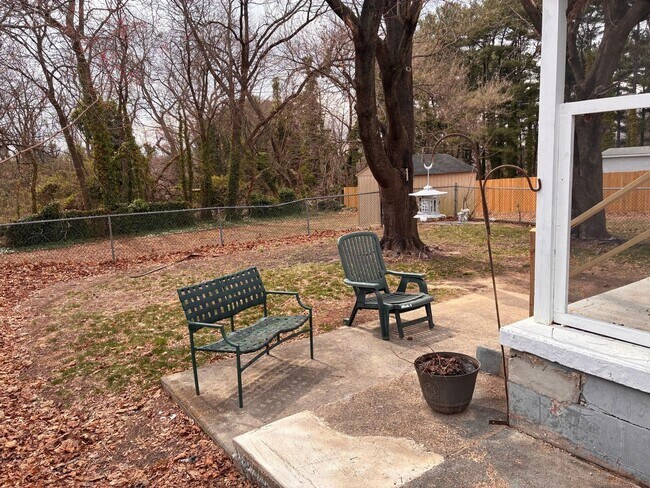 Building Photo - Charming 2BR House in Gibbstown