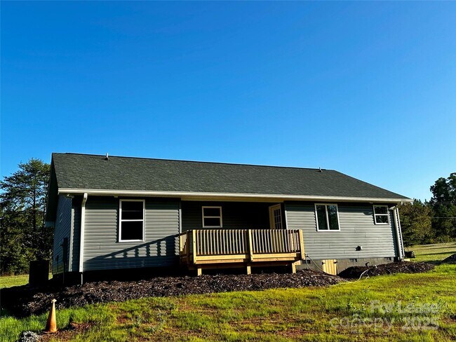 Building Photo - 6431 Little Mountain Rd