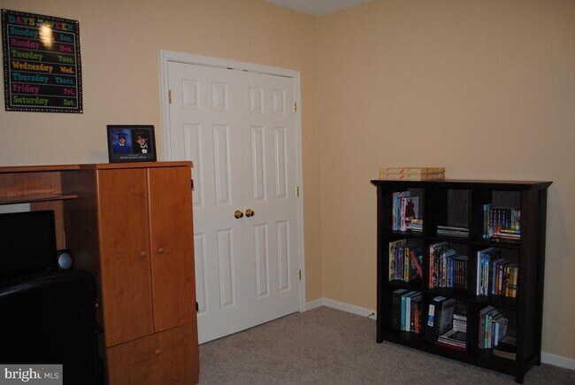 Building Photo - 170 Coventry Ct