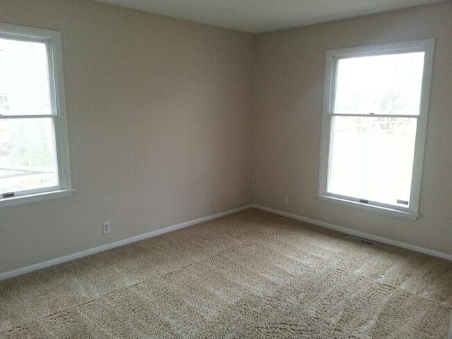 Building Photo - 4 Bedroom Ranch Style Home - Woodgate Subdivision